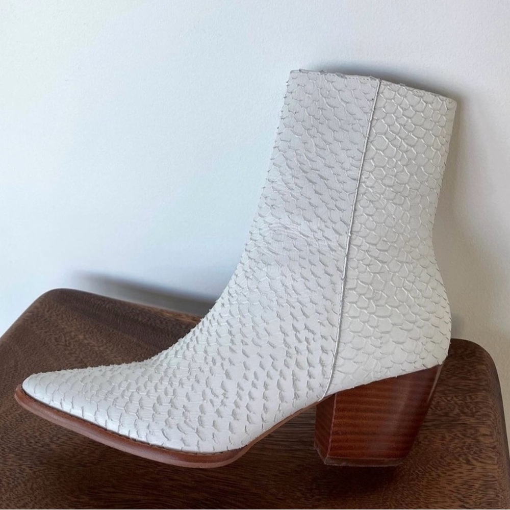 MATISSE CATY ANKLE BOOT Size 6